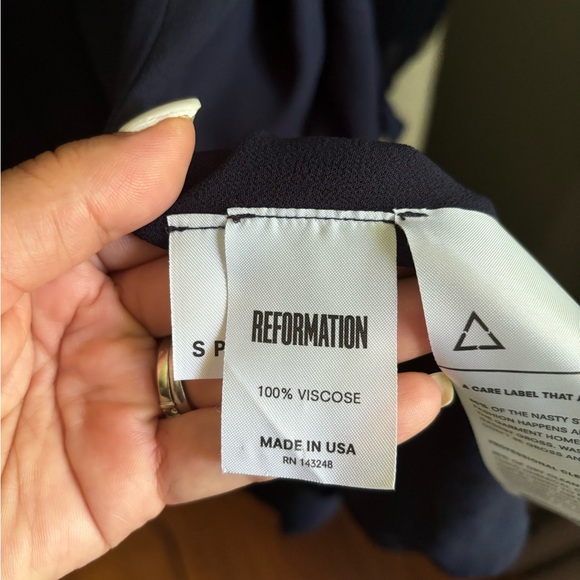 Reformation S/P wrap floral dress - Picture 3 of 7